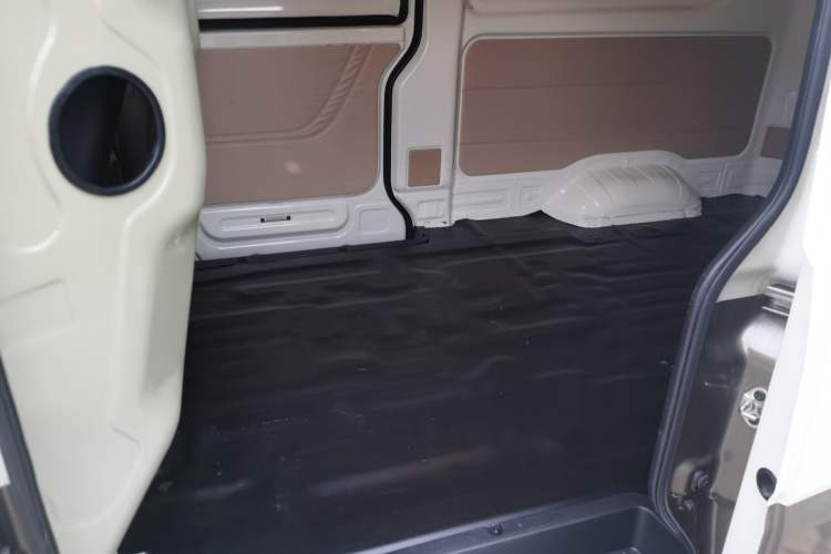 Used CHANGAN KUAYUE Xing V5 2026 Model 1.5L Comfort 2-Seater Van Left Rear Seat