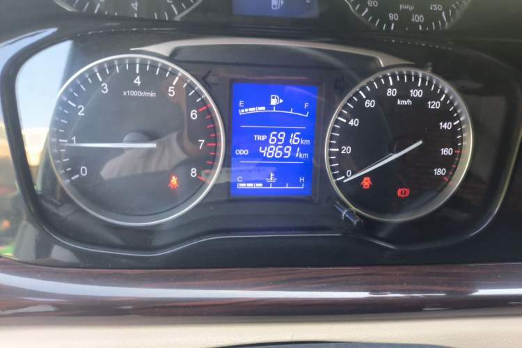 Used CHANGAN KUAYUE Xing V5 2026 Model 1.6L Comfortable 6-Seater Passenger Vehicle Odometer Close Up