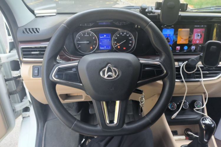 Used CHANGAN KUAYUE Xing V5 2026 Model 1.6L Comfortable 6-Seater Passenger Vehicle Steering Wheel
