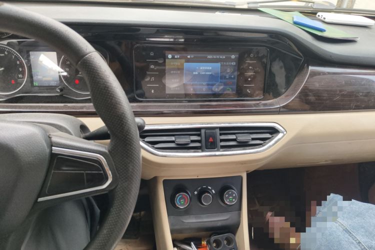 Used CHANGAN KUAYUE Xing V5 EV 2021 Luxury 6-Seater Passenger Bus with Lingdian System Audio And AC Panel