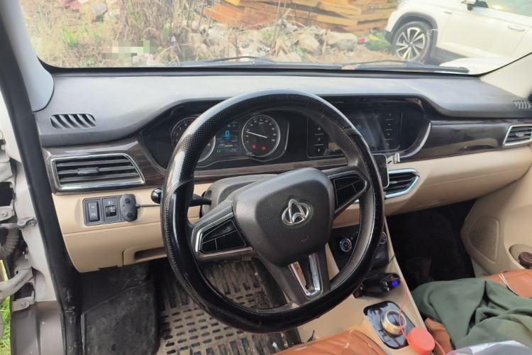 Used CHANGAN KUAYUE Xing V5 EV 2021 Luxury Edition 2-Seat Van with Lingdian System Center Console