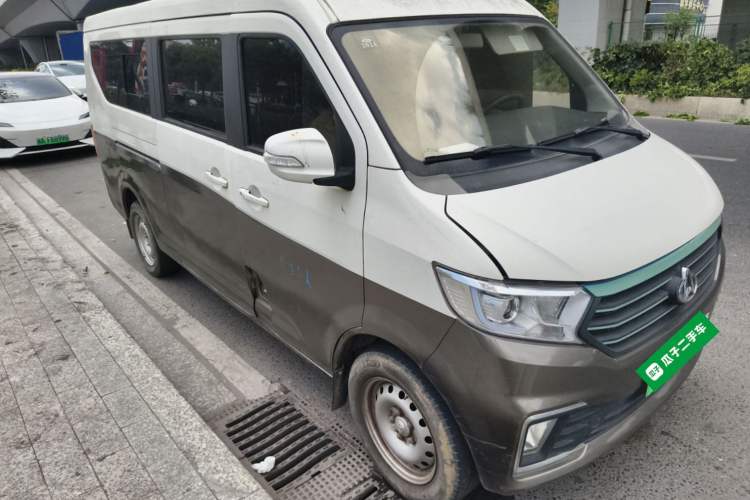 Used CHANGAN KUAYUE Xing V5 EV 2021 Luxury 6-Seater Passenger Bus with Lingdian System Front Right 45 Deg