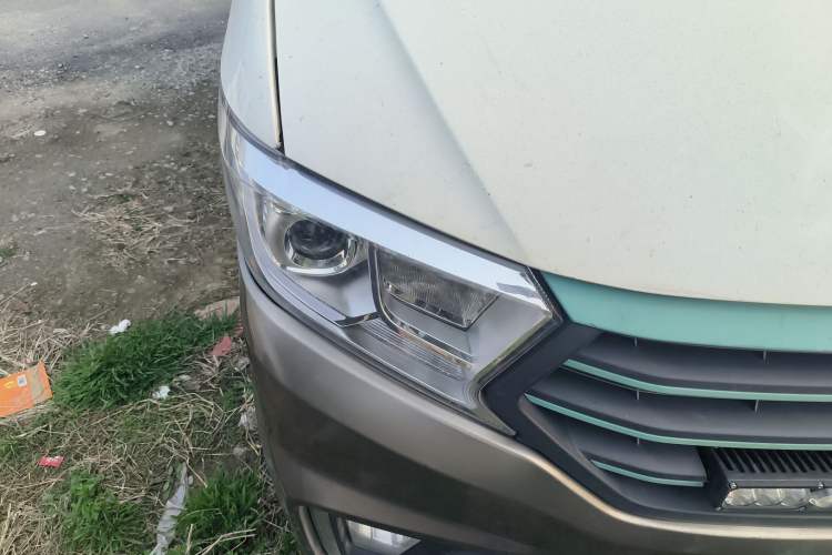 Used CHANGAN KUAYUE Xing V5 EV 2021 Luxury Edition 2-Seat Van with Lingdian System Right Front Headlight