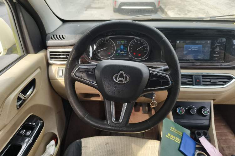 Used CHANGAN KUAYUE Xing V5 EV 2021 Luxury 6-Seater Passenger Bus with Lingdian System Steering Wheel