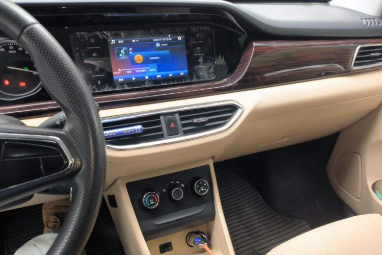 Used CHANGAN KUAYUE Xing V5 EV 2021 Chuanqi 6-Seater Passenger Van with Inovance System Audio And AC Panel