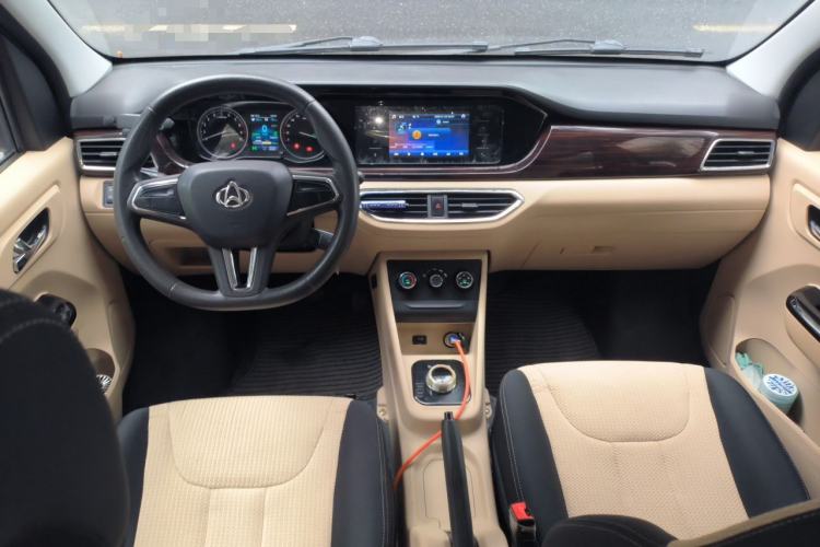 Used CHANGAN KUAYUE Xing V5 EV 2021 Chuanqi 6-Seater Passenger Van with Inovance System Center Console