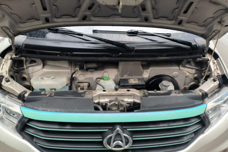 Used CHANGAN KUAYUE Xing V5 EV 2021 Chuanqi 6-Seater Passenger Van with Inovance System Engine Bay