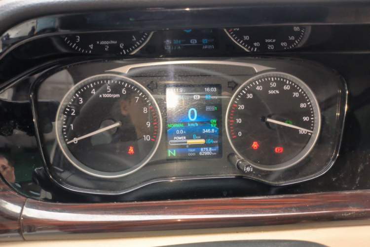 Used CHANGAN KUAYUE Xing V5 EV 2021 Chuanqi 6-Seater Passenger Van with Inovance System Instrument Cluster