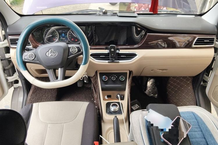 Used CHANGAN KUAYUE Xing V5 EV 2021 Luxury 6-Seater Passenger Bus with Lingdian System Center Console