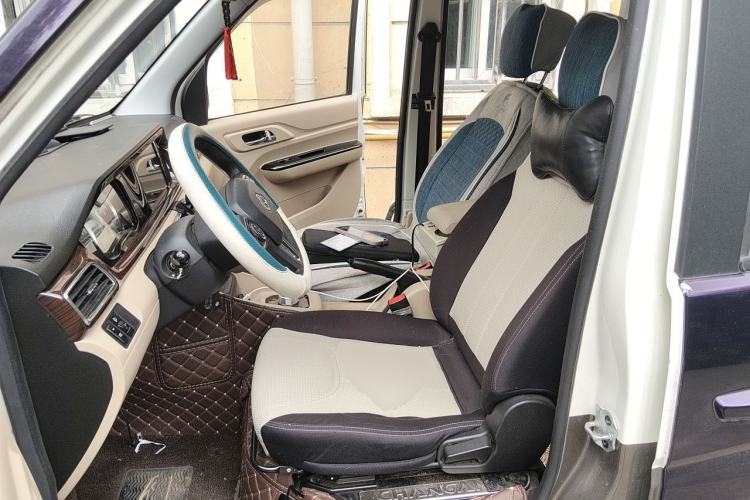 Used CHANGAN KUAYUE Xing V5 EV 2021 Luxury 6-Seater Passenger Bus with Lingdian System Left Front Seat
