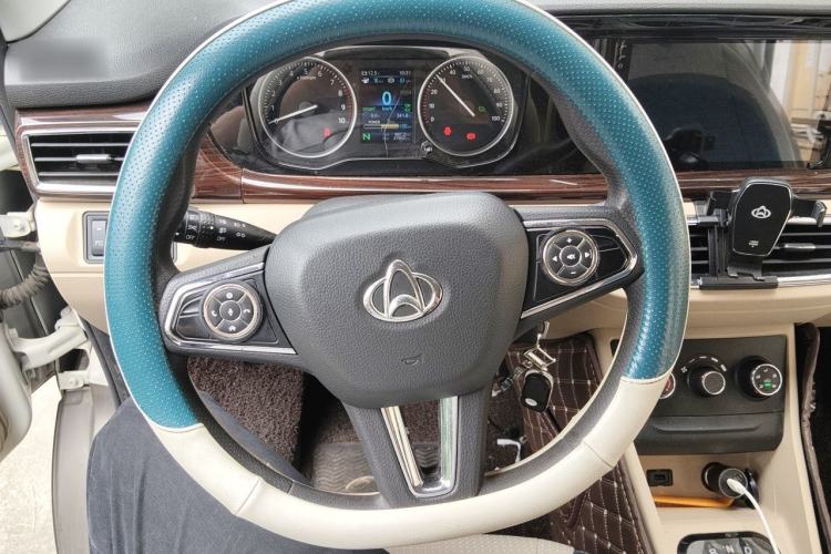 Used CHANGAN KUAYUE Xing V5 EV 2021 Luxury 6-Seater Passenger Bus with Lingdian System Steering Wheel