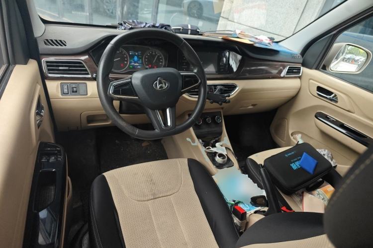 Used CHANGAN KUAYUE Xing V5 EV 2021 Luxury 7-Seater Passenger Van with Lingdian System Center Console