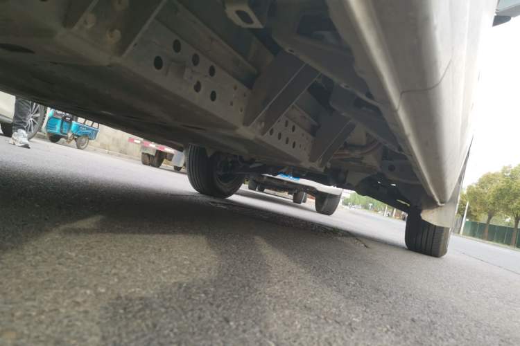 Used CHANGAN KUAYUE Xing V5 EV 2021 Luxury 7-Seater Passenger Van with Lingdian System Chassis Rear Right
