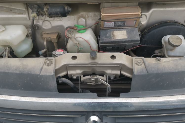 Used CHANGAN KUAYUE Xing V5 EV 2021 Luxury 7-Seater Passenger Van with Lingdian System Engine Bay