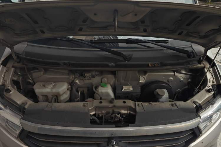 Used CHANGAN KUAYUE Xing V5 EV 2021 Luxury 7-Seater Passenger Van with Lingdian System Engine Bay