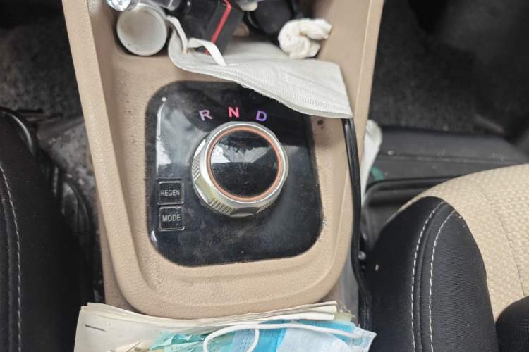 Used CHANGAN KUAYUE Xing V5 EV 2021 Luxury 7-Seater Passenger Van with Lingdian System Gear Lever