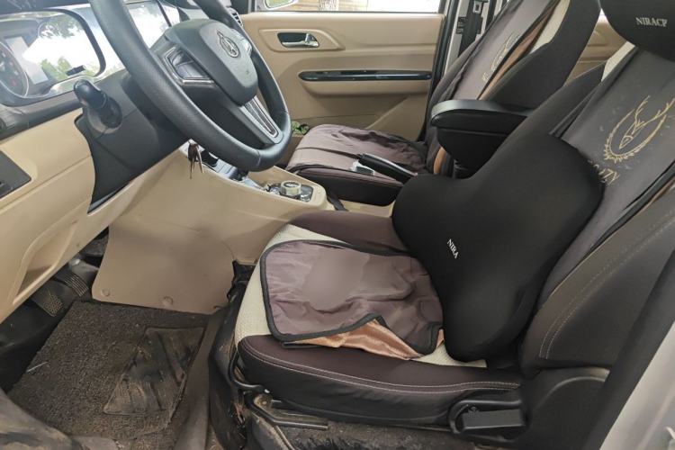 Used CHANGAN KUAYUE Xing V5 EV 2021 Luxury 6-Seater Passenger Bus with Lingdian System Left Front Seat