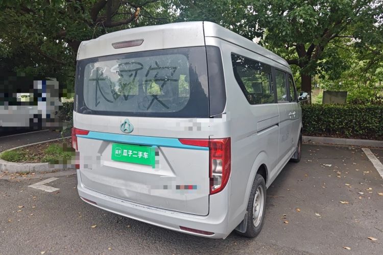Used CHANGAN KUAYUE Xing V5 EV 2021 Luxury 6-Seater Passenger Bus with Lingdian System Rear Right 45 Deg