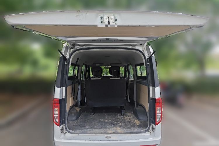 Used CHANGAN KUAYUE Xing V5 EV 2021 Luxury 6-Seater Passenger Bus with Lingdian System Trunk
