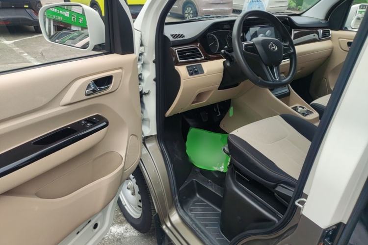 Used CHANGAN KUAYUE Xing V5 EV 2021 Luxury Edition 5-Seater Van with Lingdian System Driver Seat