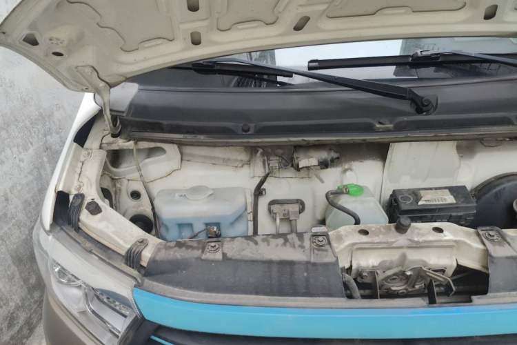 Used CHANGAN KUAYUE Xing V5 EV 2021 Luxury 6-Seater Passenger Bus with Lingdian System Engine Bay Right