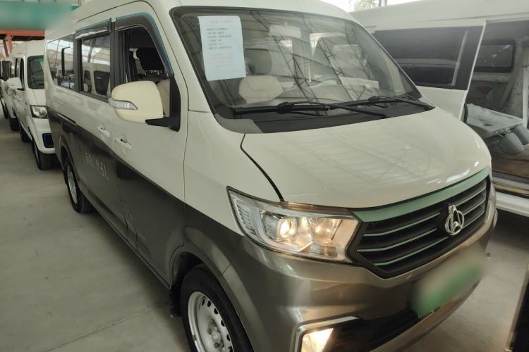 Used CHANGAN KUAYUE Xing V5 EV 2021 Luxury 6-Seater Passenger Bus with Lingdian System Front Right 45 Deg