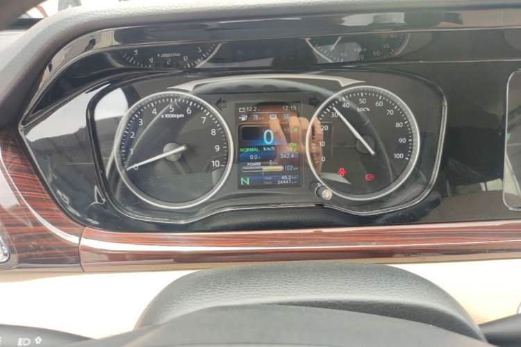 Used CHANGAN KUAYUE Xing V5 EV 2021 Luxury Edition 5-Seater Van with Lingdian System Instrument Cluster