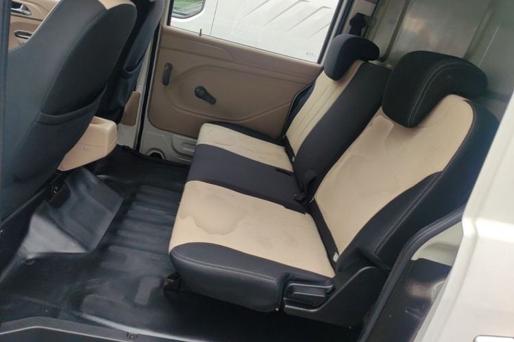 Used CHANGAN KUAYUE Xing V5 EV 2021 Luxury Edition 5-Seater Van with Lingdian System Left Rear Seat