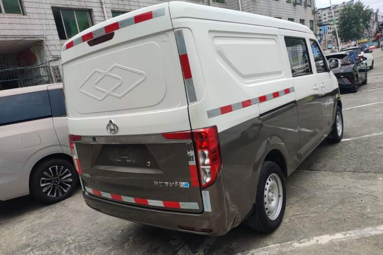 Used CHANGAN KUAYUE Xing V5 EV 2021 Luxury Edition 5-Seater Van with Lingdian System Rear Right 45 Deg