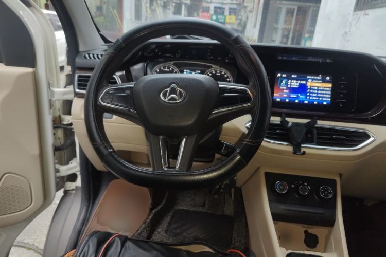 Used CHANGAN KUAYUE Xing V5 EV 2021 Luxury 6-Seater Passenger Bus with Lingdian System Steering Wheel