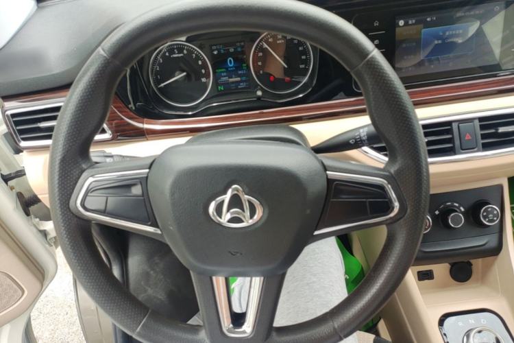 Used CHANGAN KUAYUE Xing V5 EV 2021 Luxury Edition 5-Seater Van with Lingdian System Steering Wheel