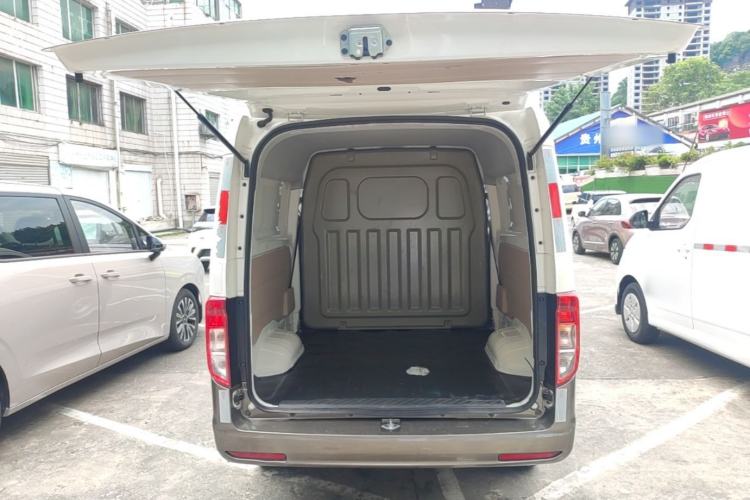 Used CHANGAN KUAYUE Xing V5 EV 2021 Luxury Edition 5-Seater Van with Lingdian System Trunk