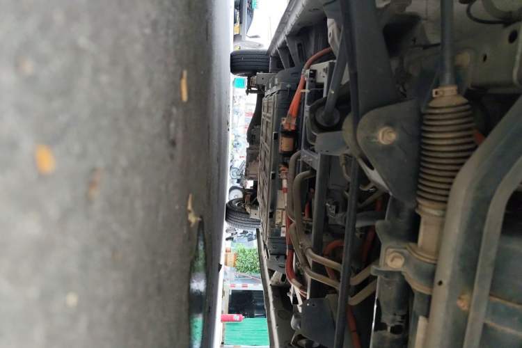 Used CHANGAN KUAYUE Xing V5 EV 2022 6-Seater Passenger Vehicle Chassis Front