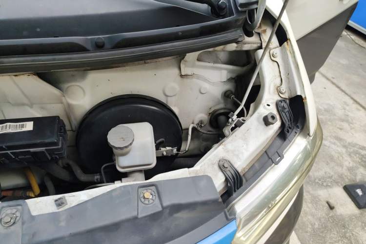 Used CHANGAN KUAYUE Xing V5 EV 2022 6-Seater Passenger Vehicle Engine Bay Left