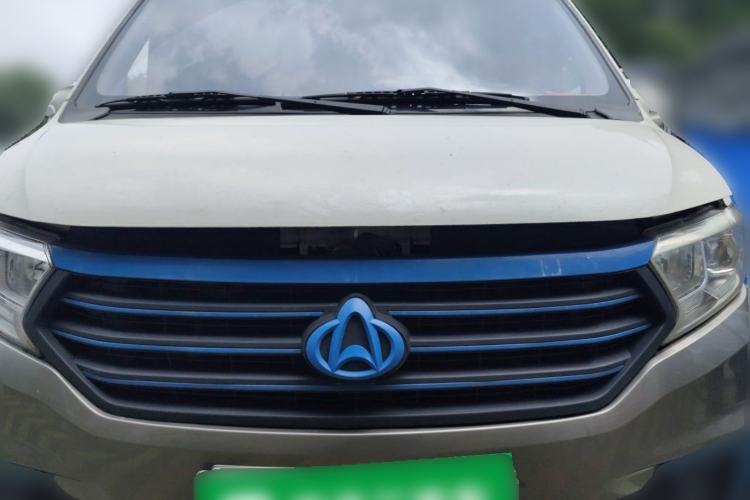 Used CHANGAN KUAYUE Xing V5 EV 2022 6-Seater Passenger Vehicle Front