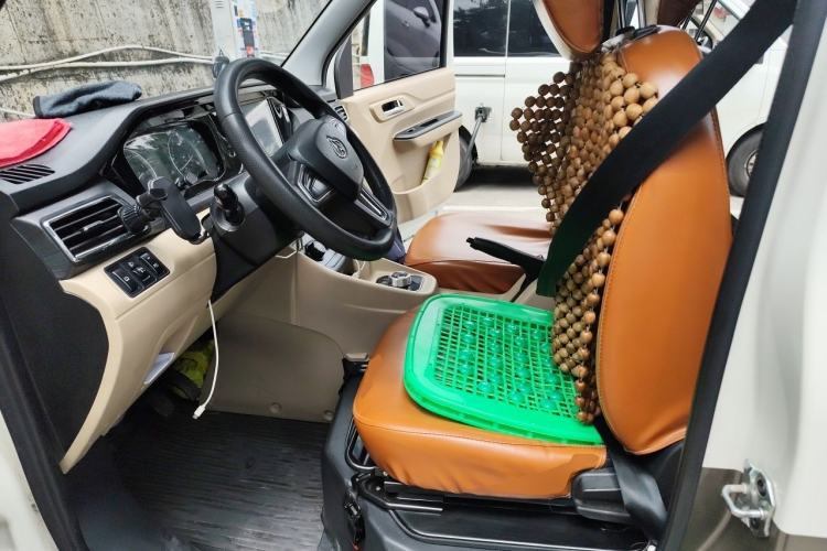 Used CHANGAN KUAYUE Xing V5 EV 2022 6-Seater Passenger Vehicle Left Front Seat