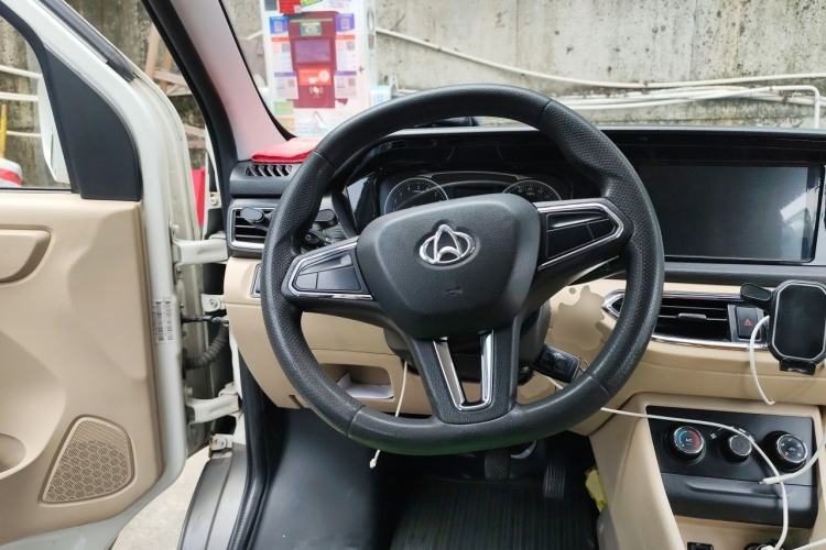Used CHANGAN KUAYUE Xing V5 EV 2022 6-Seater Passenger Vehicle Steering Wheel