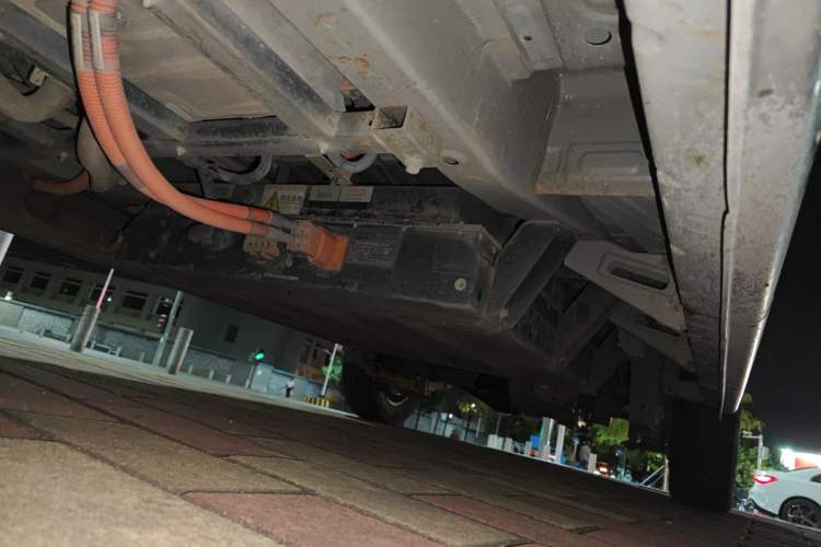 Used CHANGAN KUAYUE Xing V5 EV 2022 6-Seater Passenger Vehicle Chassis Front Left