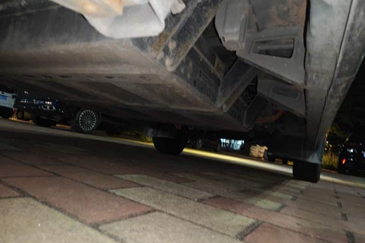 Used CHANGAN KUAYUE Xing V5 EV 2022 6-Seater Passenger Vehicle Chassis Rear Right