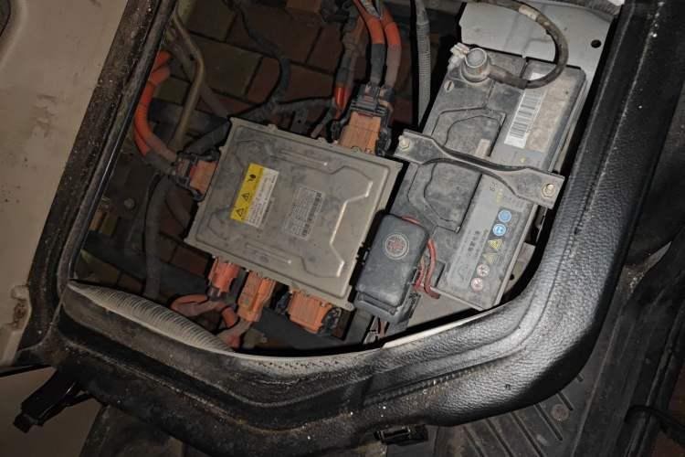 Used CHANGAN KUAYUE Xing V5 EV 2022 6-Seater Passenger Vehicle Engine Bay Left