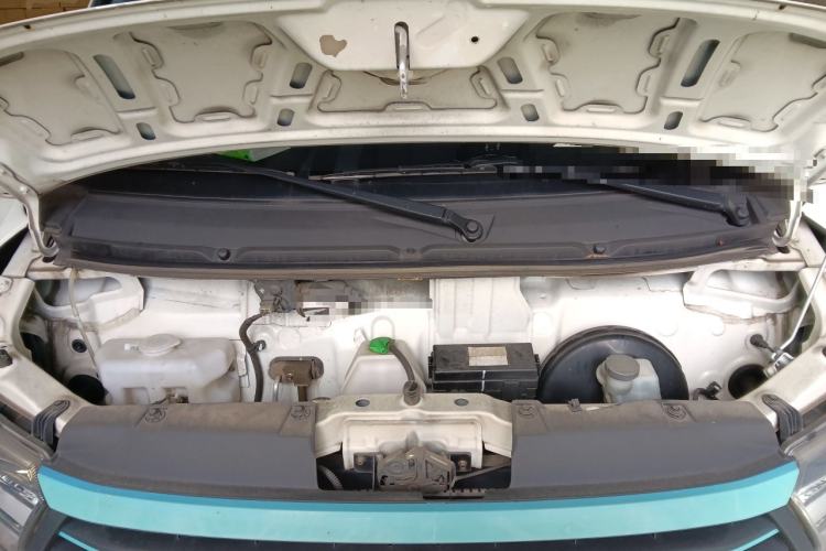 Used CHANGAN KUAYUE Xing V5 EV 2022 7-Seater Passenger Vehicle Engine Bay