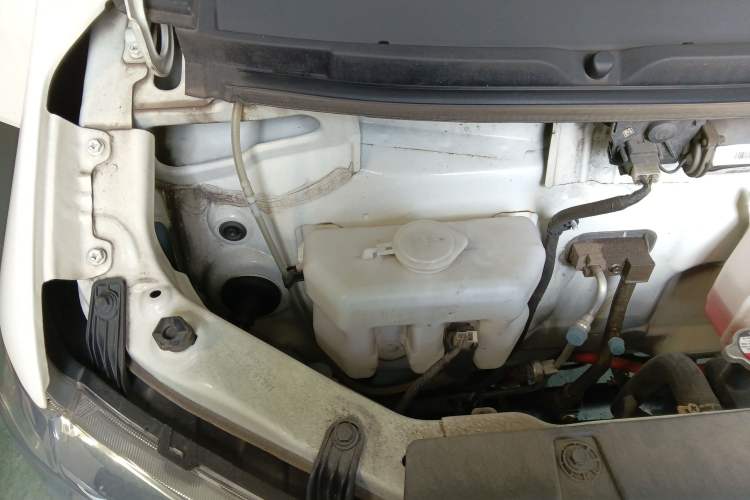 Used CHANGAN KUAYUE Xing V5 EV 2022 7-Seater Passenger Vehicle Engine Bay Right