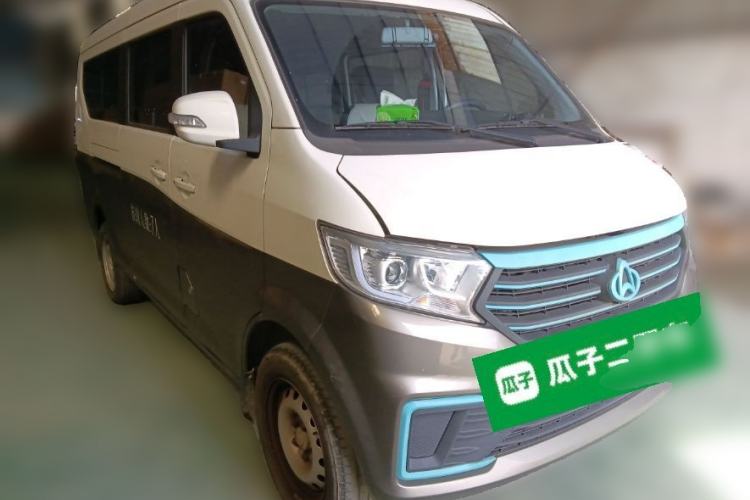 Used CHANGAN KUAYUE Xing V5 EV 2022 7-Seater Passenger Vehicle Front Right 45 Deg
