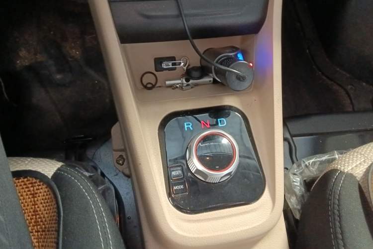 Used CHANGAN KUAYUE Xing V5 EV 2022 7-Seater Passenger Vehicle Gear Lever