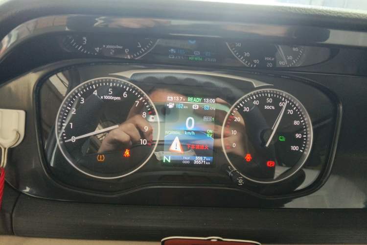 Used CHANGAN KUAYUE Xing V5 EV 2022 7-Seater Passenger Vehicle Instrument Cluster