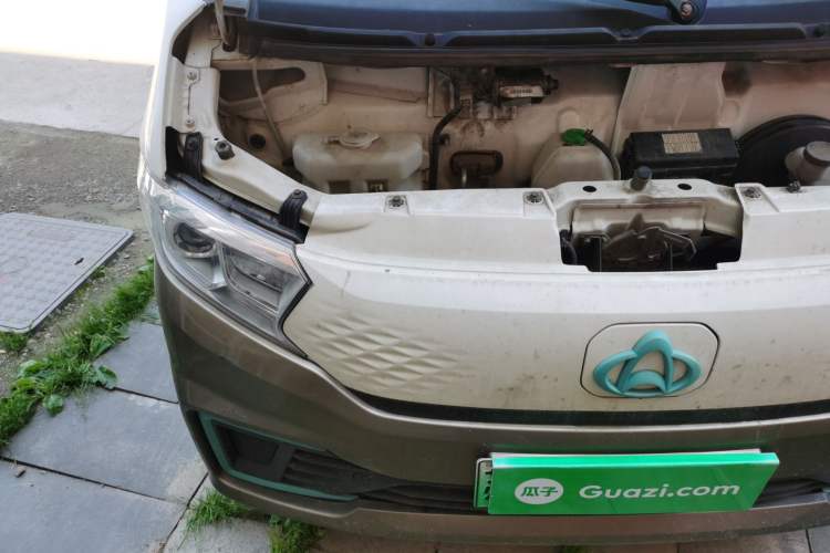 Used CHANGAN KUAYUE Xing V5 EV 2023 Luxury Model 2 Seats Engine Bay Right