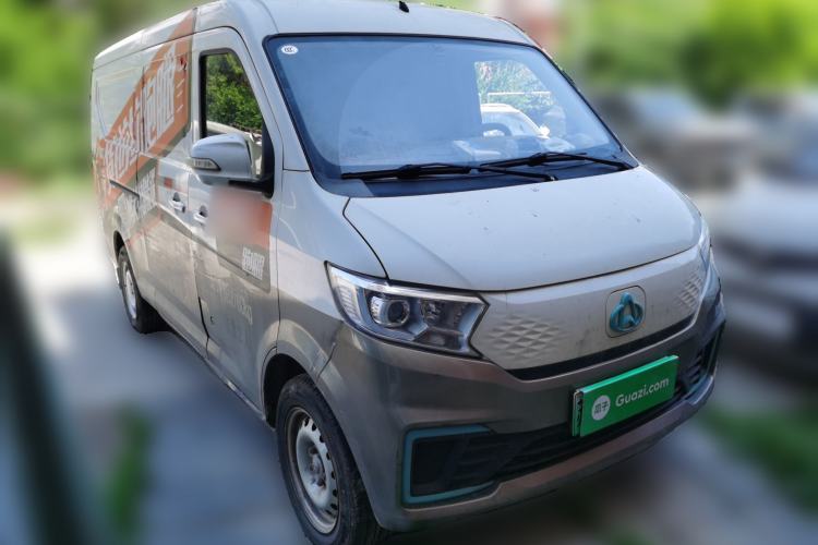 Used CHANGAN KUAYUE Xing V5 EV 2023 Luxury Model 2 Seats Front Right 45 Deg