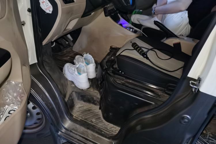 Used CHANGAN KUAYUE Xing V5 EV 2023 Smart Edition 6-Seater Driver Seat