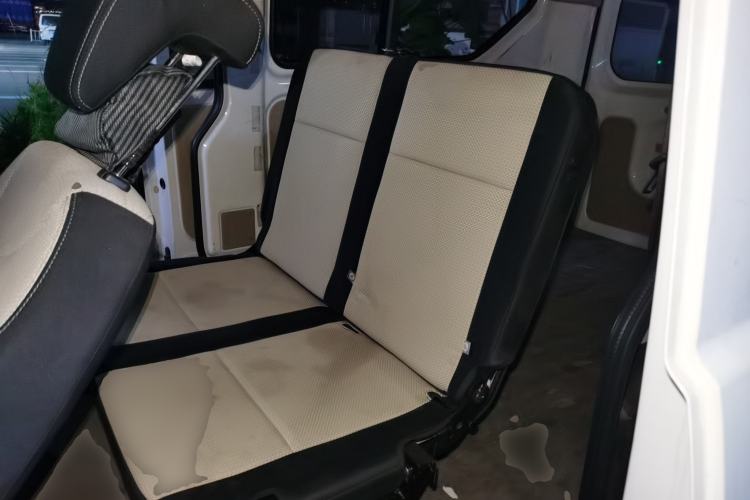 Used CHANGAN KUAYUE Xing V5 EV 2023 Smart Edition 6-Seater Left Rear Seat