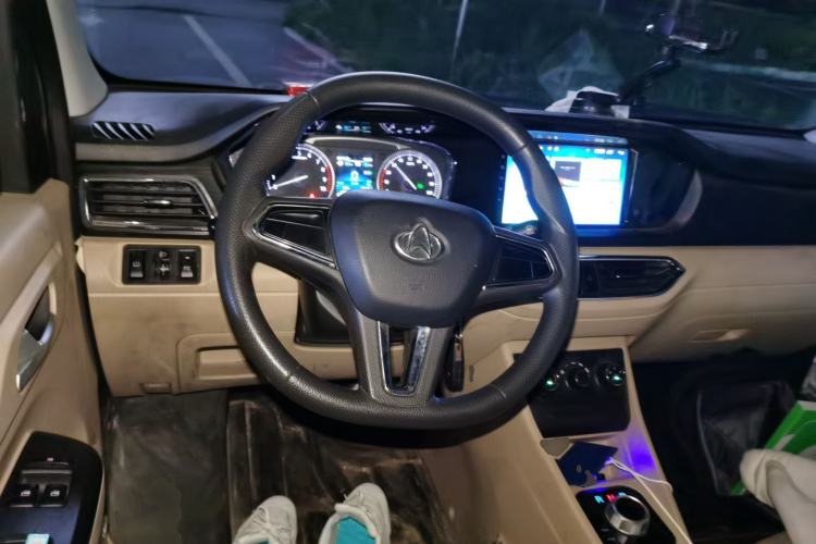 Used CHANGAN KUAYUE Xing V5 EV 2023 Smart Edition 6-Seater Steering Wheel